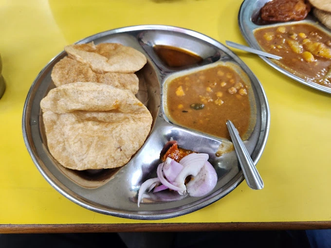 Madhur Milan Cafe