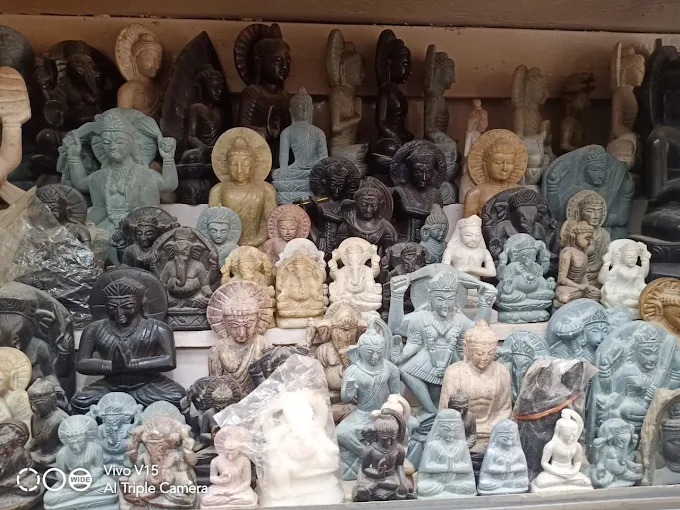 Shanti Handicraft Centre Gift Shop