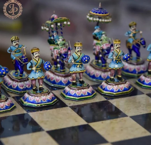 Gulabi meenakari