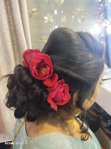 Aroma Beauty Salon And Makeup Studio