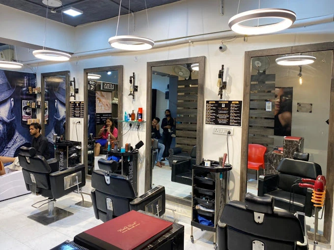 The Mirror Unisex Salon