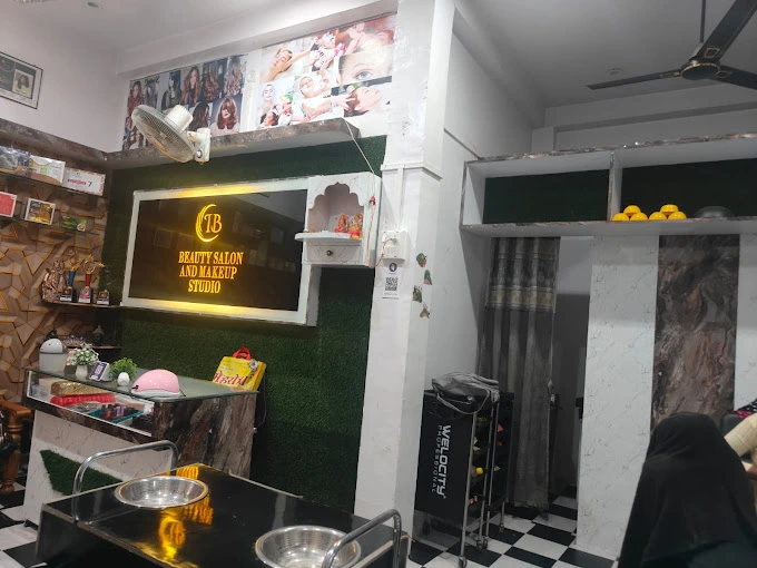 Iconic Beauty Salon And Makeup Studio