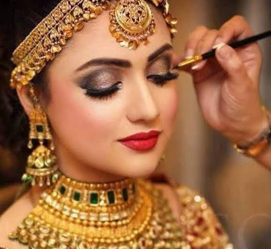 Women's Look Beauty Parlour
