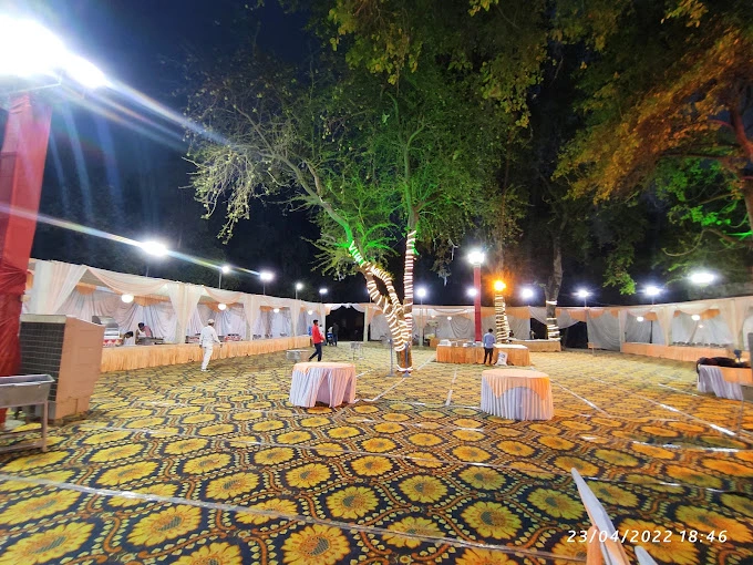 Chaurasia Lawn