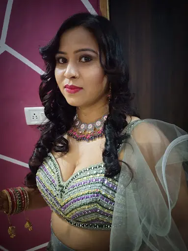 Anshuka's Nikhar Beauty Salon
