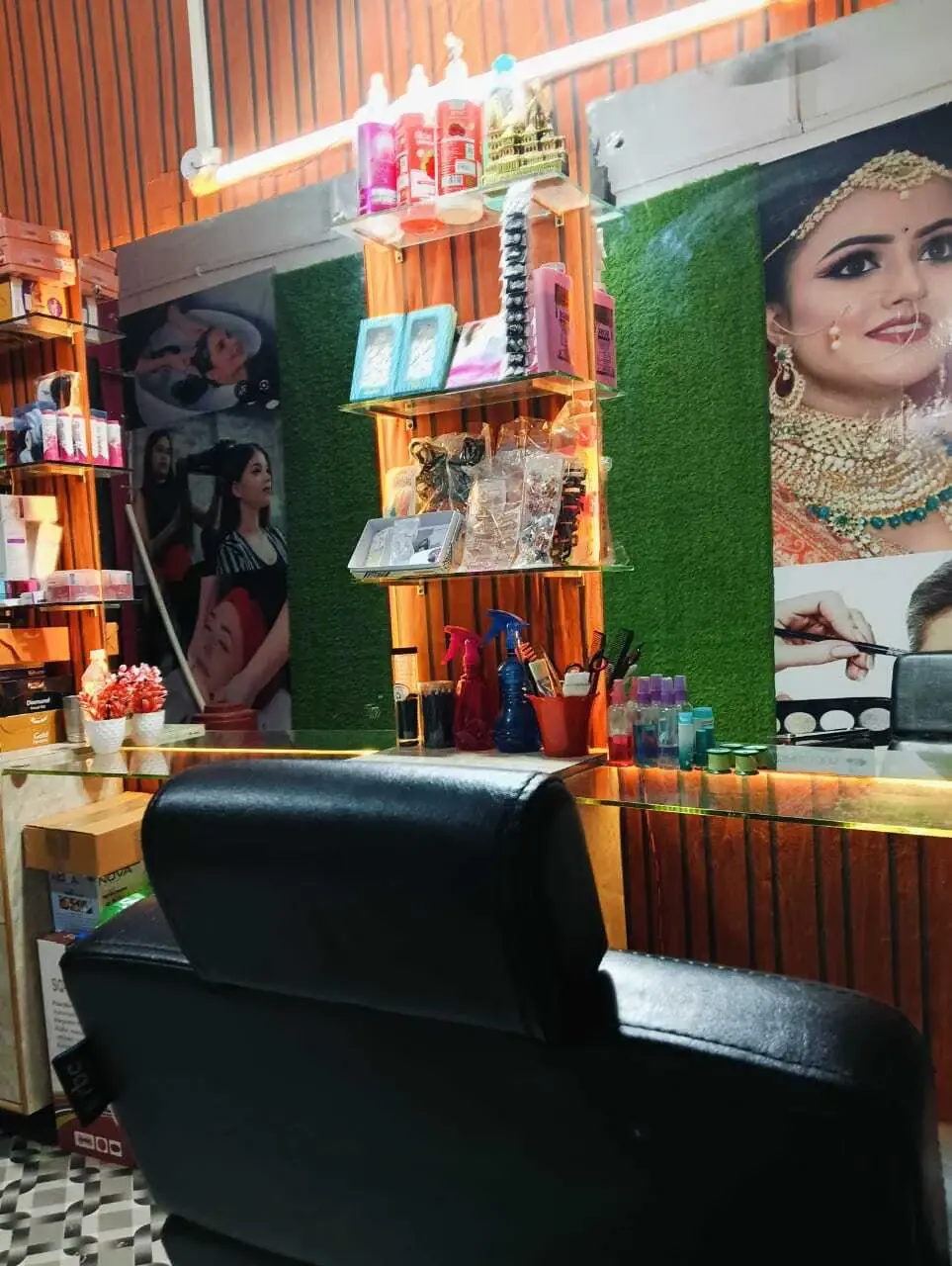 Dream Beauty Parlour And Makeover