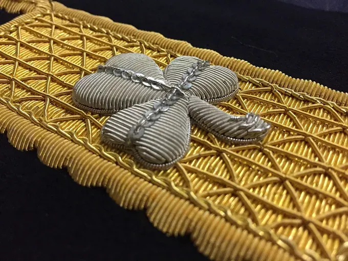 INTERNATIONAL INSIGNIAS - Handicrafts in Varanasi