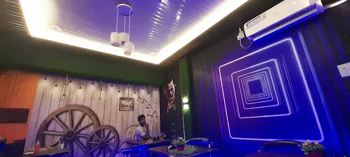 Gorakhpur Food Juction - Restaurant in Gorakhpur