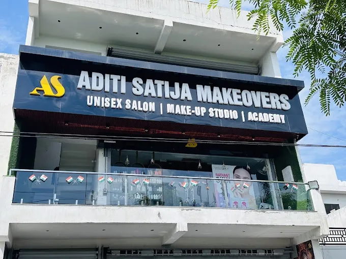 Aditi Satija Makeover - Beauty Parlour in Agra