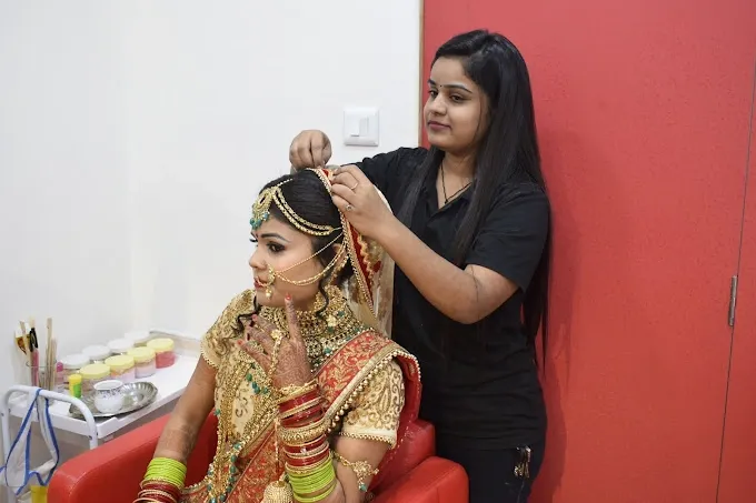 Lavish Looks Salon