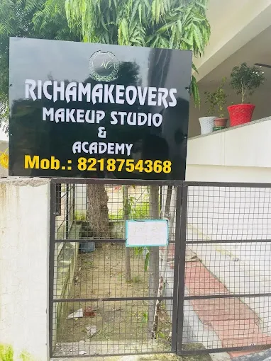 Richa Makeovers Makeup Studio & Academy - Beauty Parlour in Agra