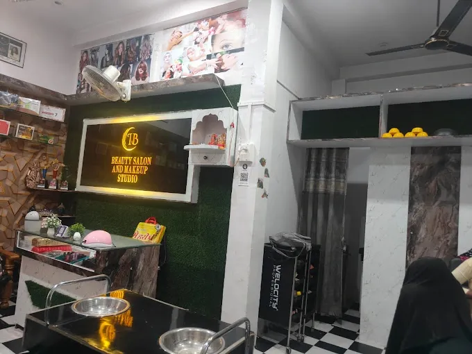 Iconic Beauty Salon and makeup Studio - Beauty Parlour in Ambedkar Nagar