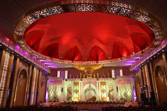The Benares Lawn and Banquet
