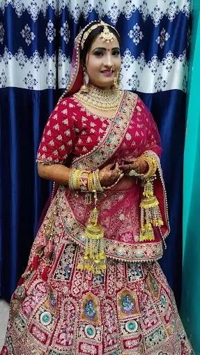 New Style Ladies Beauty Parlour - Computer Service in Chandauli