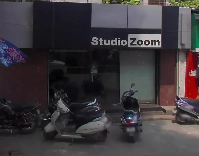Studio Zoom