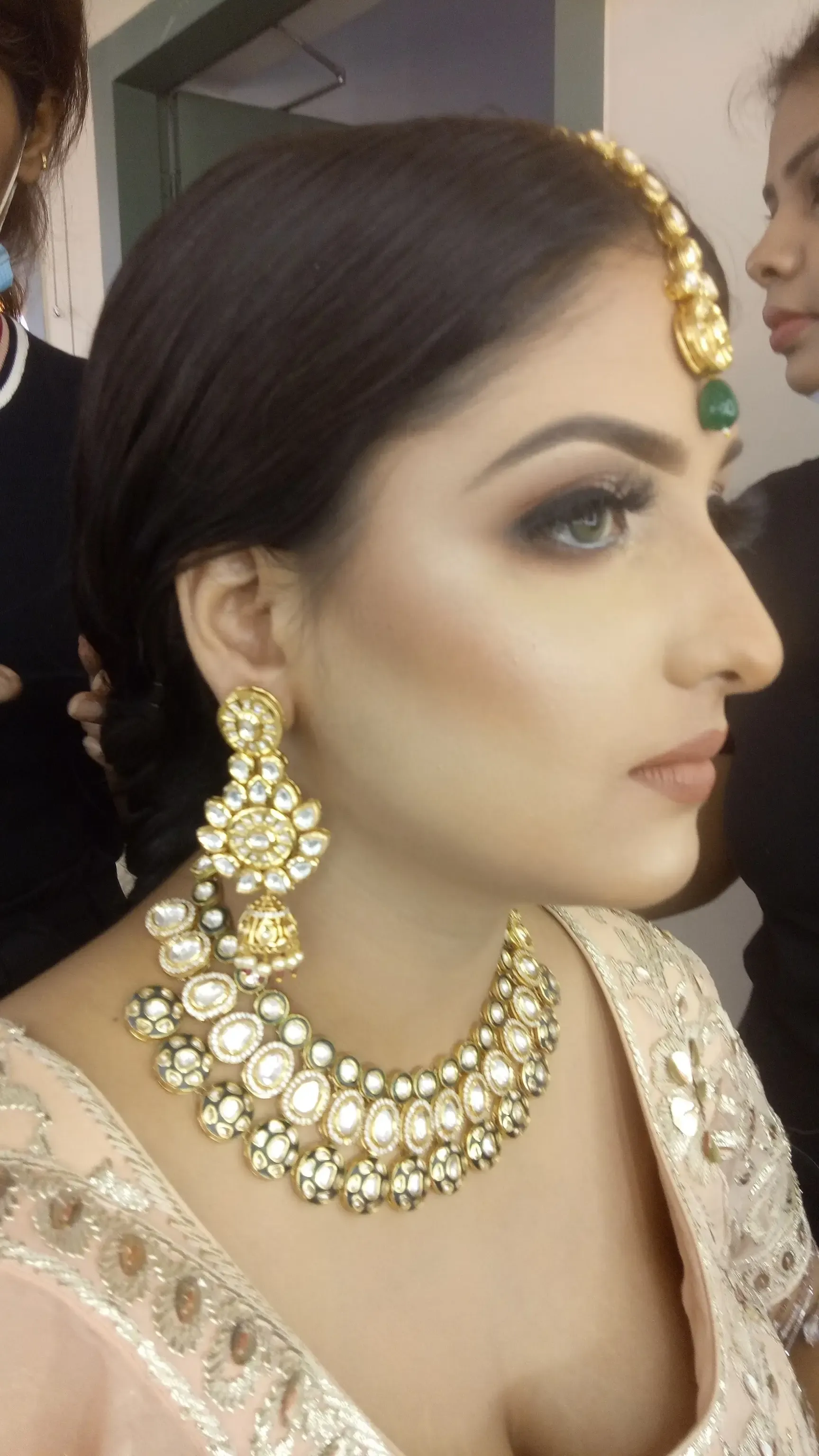 New Shine Makeup Studio