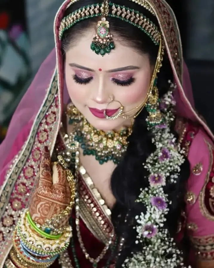 Glow & Glamour - Computer Service in Chandauli