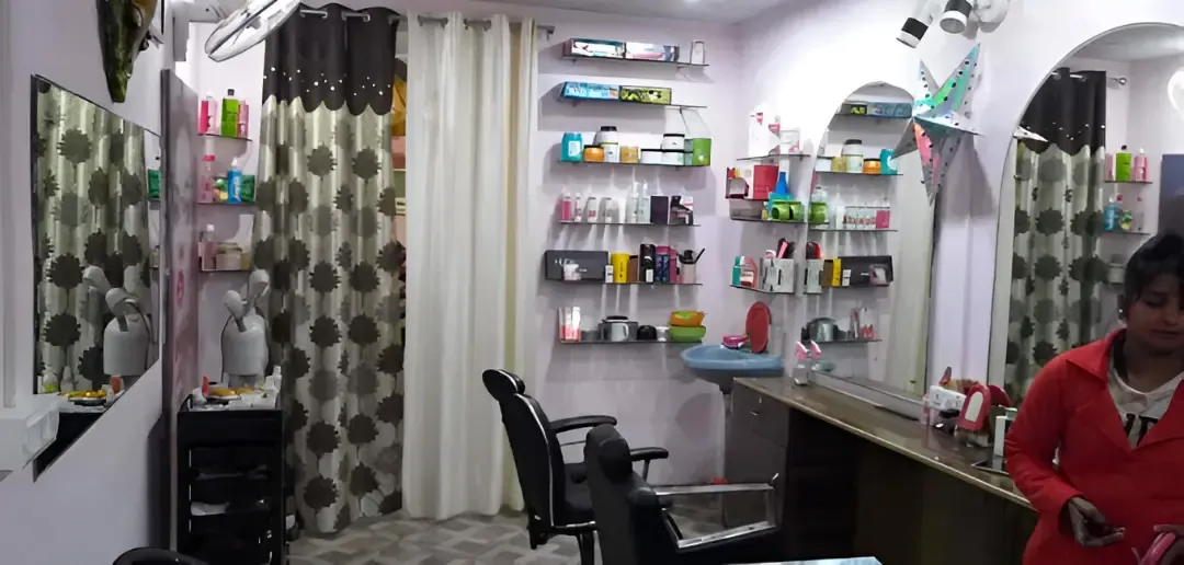 Krisna Beauty Parlour - Computer Service in Chandauli
